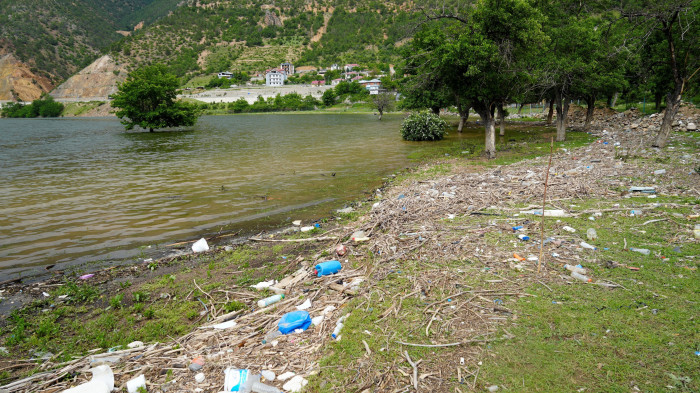 Torul Barajının  Çöplerle Olan Derdi Bir Türlü Bitirilemiyor